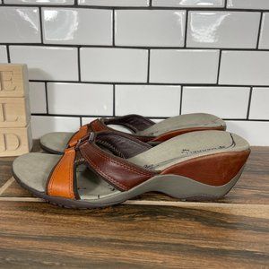 Merrell Dewberry Womens Size 7 Shoes Brown Leather Vibram Wedge Slide Sandal